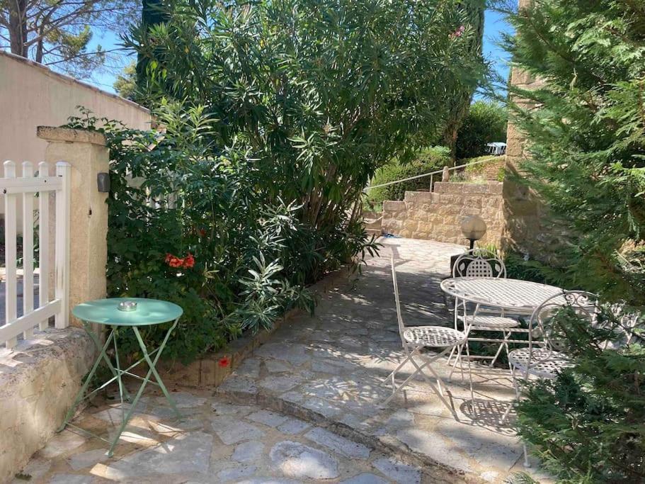Le Studio D Aurelie Avec Spa Ete En Pleine Campagne Et Proche De Toute Commodite Roquemaure  Exterior foto